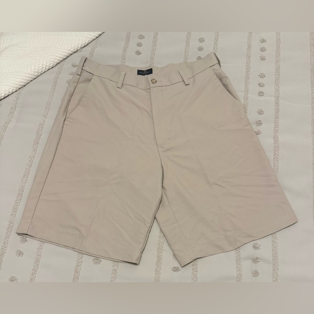 Dockers golf men’s shorts.